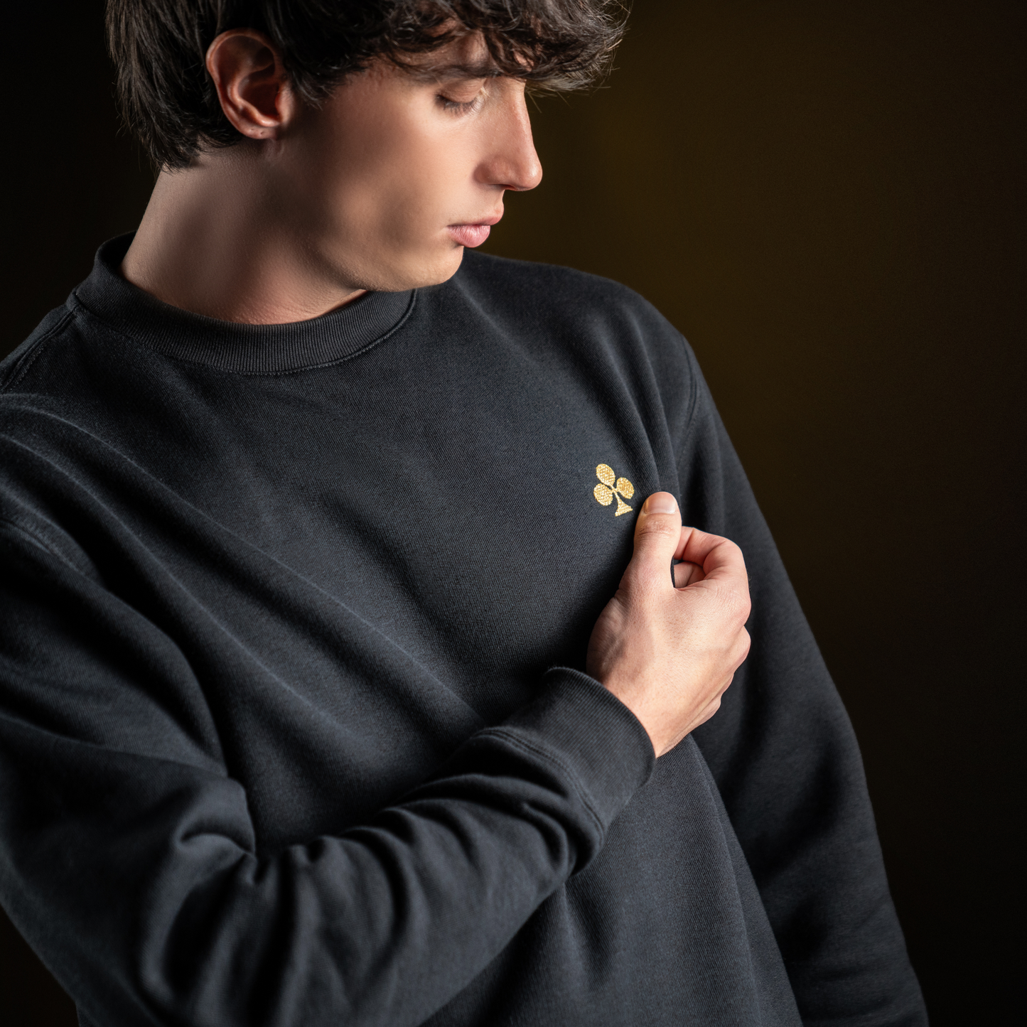 Black round-neck sweatshirt