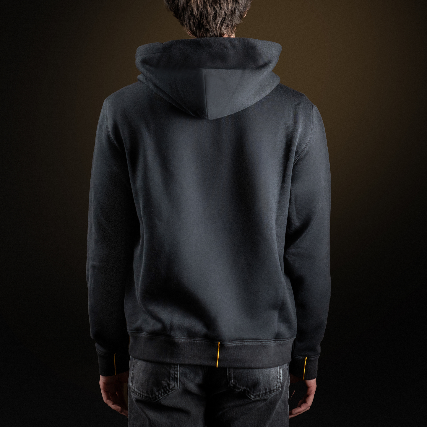 Sudadera con capucha negra