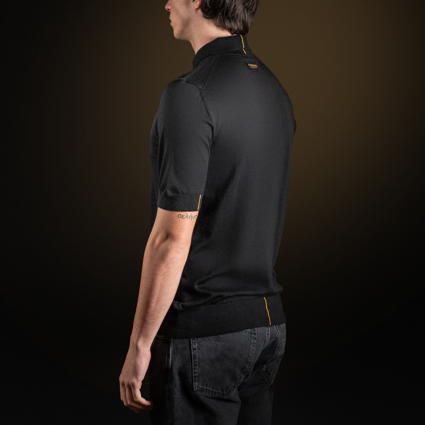 Polo en cachemire noir manches courtes