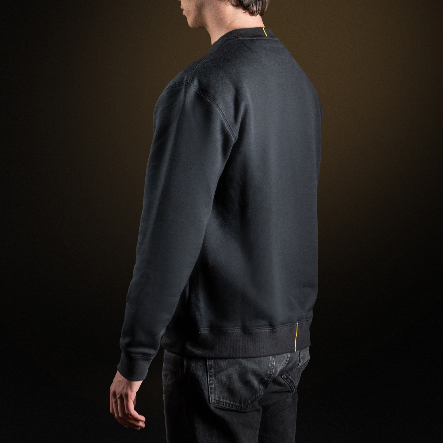 Black round-neck sweatshirt
