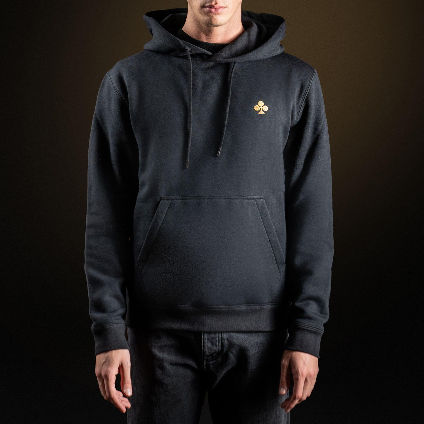 Sudadera con capucha negra