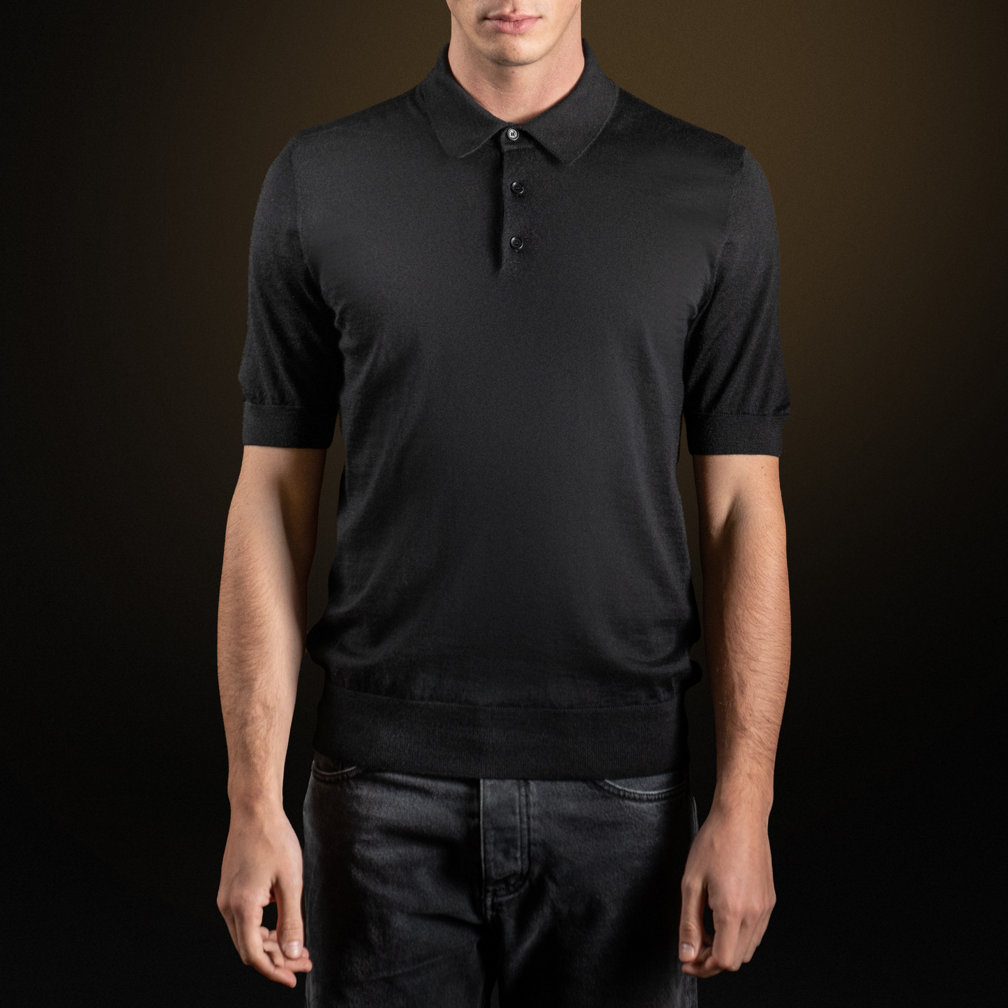 Polo en cachemire noir manches courtes